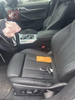 بی ئێم دەبڵیو i4